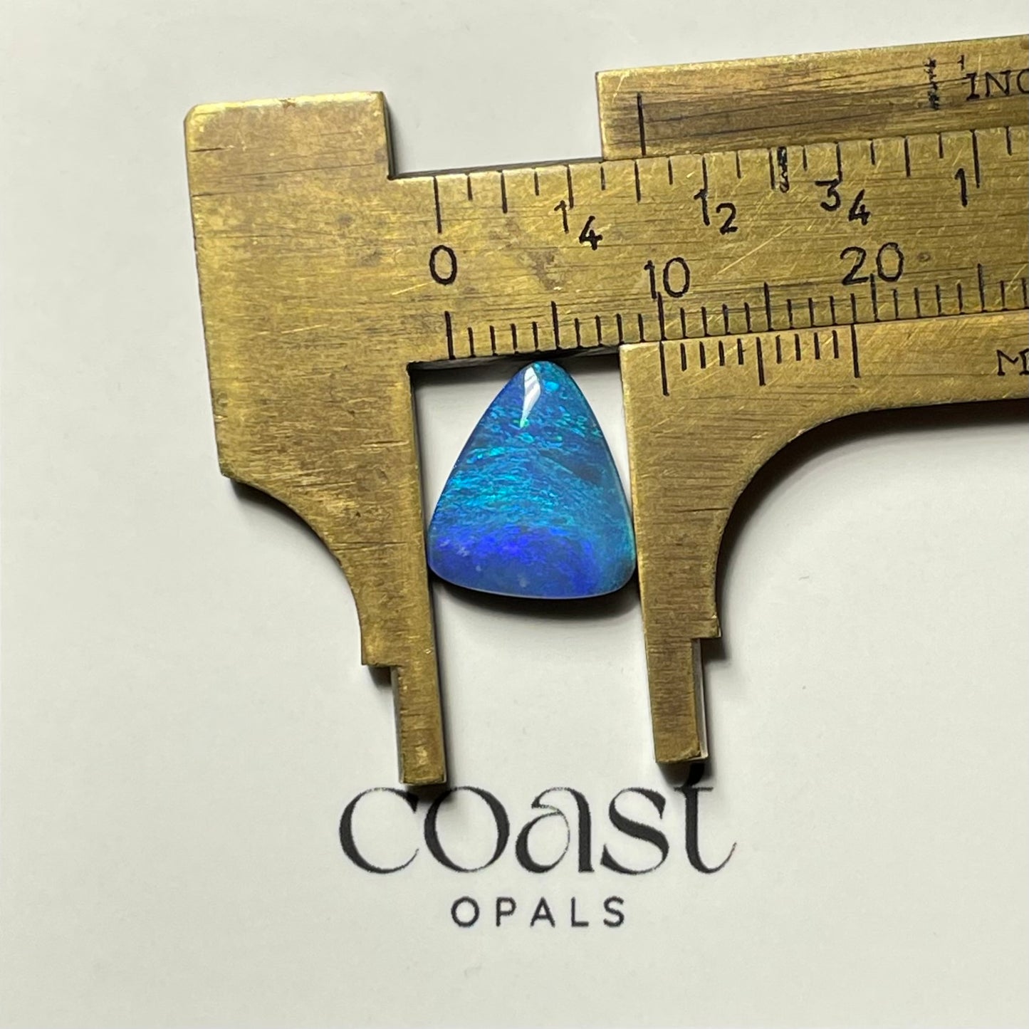 Freeform - drop, Blue triangle boulder opal 2.8ct