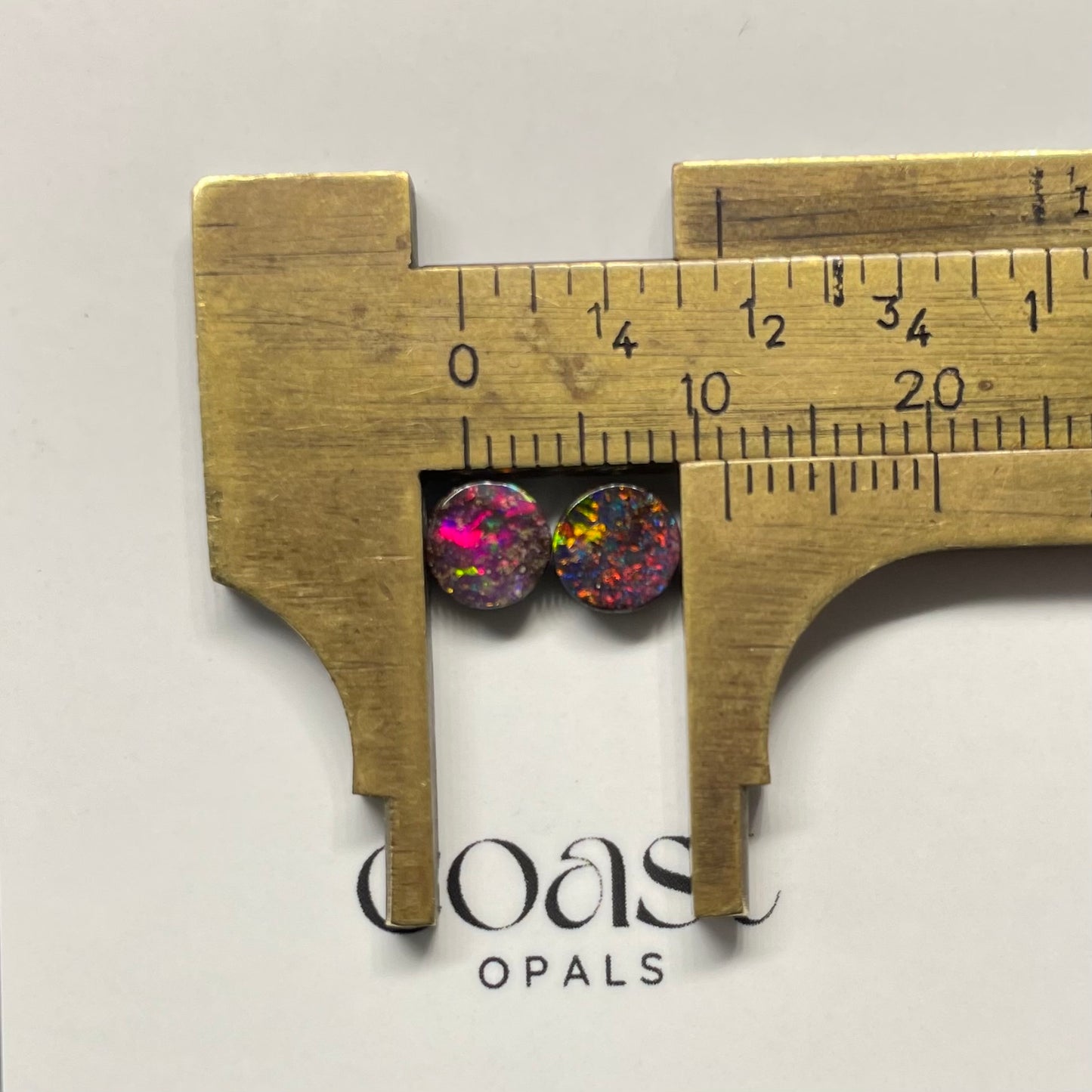 Blue-pink round boulder opal pair 1.43ct
