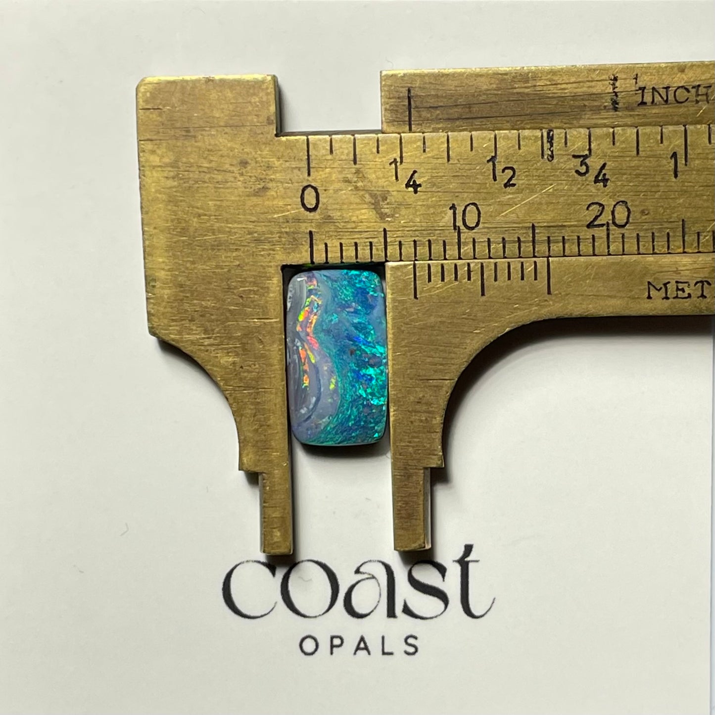 Freeform - rectangle blue-pink boulder opal 3.1ct